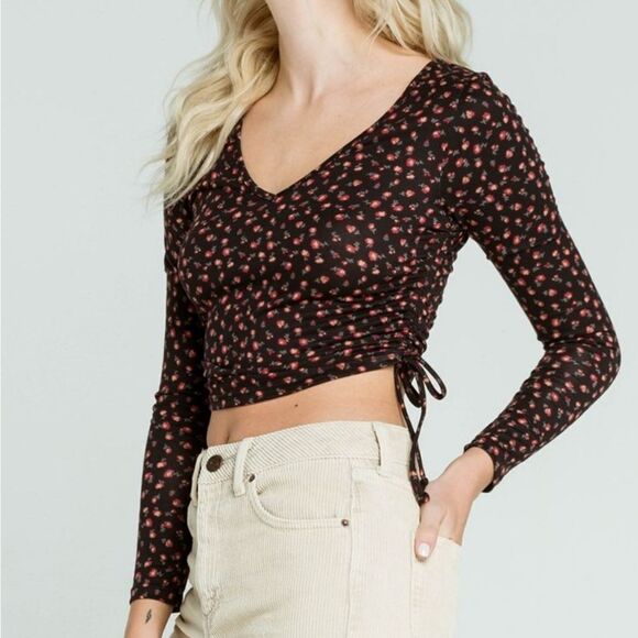 FIVESEVENTYFIVE cropped V-neck long sleeve blouse - Picture 10 of 12